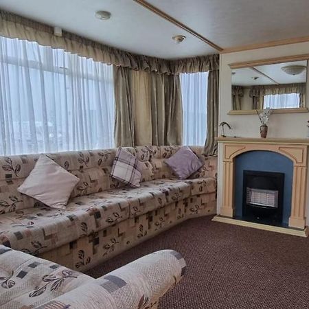 The Ole Faithful Caravan Apartment Jaywick Sands Exterior photo