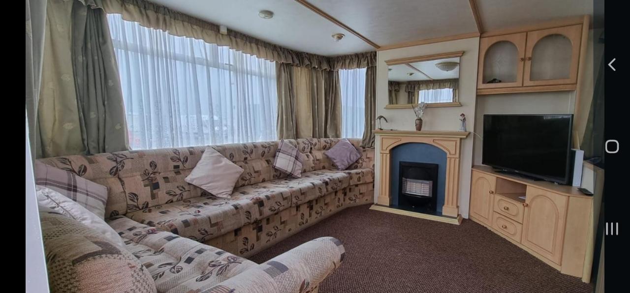 The Ole Faithful Caravan Apartment Jaywick Sands Exterior photo